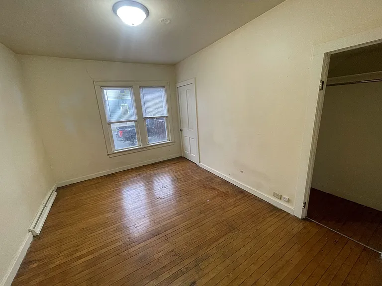600 W Lincoln — Photo 13