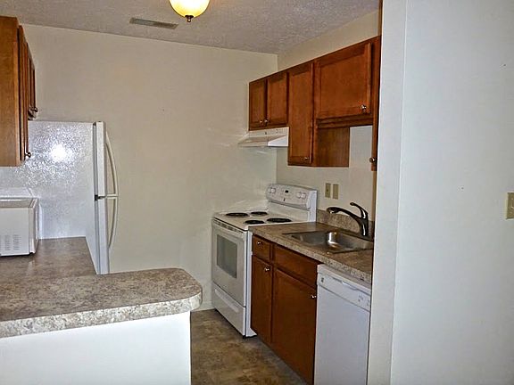 5th image of 23239 Rosewood Ct Unit 1046