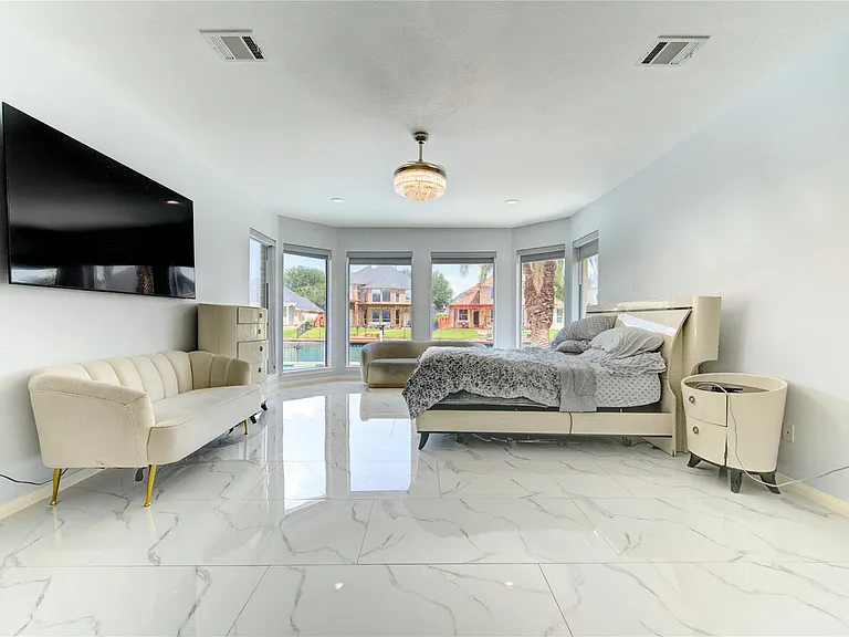 14311 Tasmania Ct — Photo 17