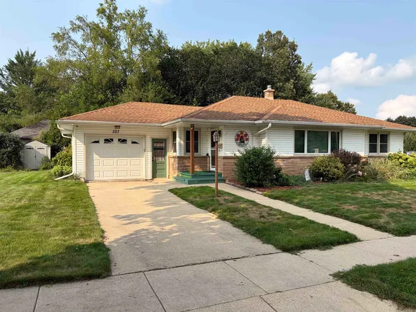 327 Water St, Lake Mills, WI 53551