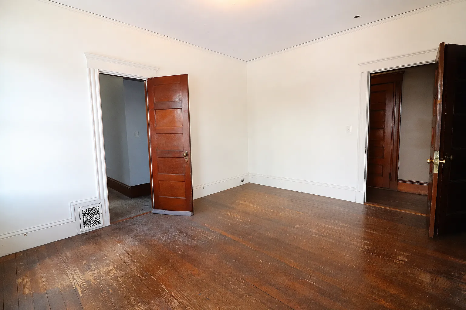 3 bed, 1400 sqft, $3,600 — Photo 2
