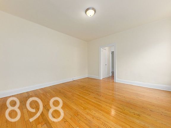 3rd image of 3805 Crescent St APT 4E