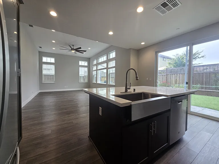 1429 Brody Bird Ln — Photo 25