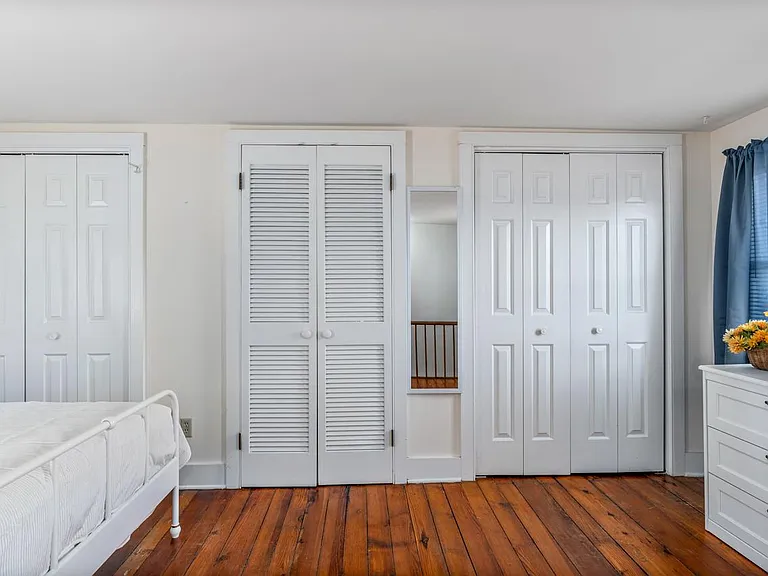 102 Lewis St — Photo 11