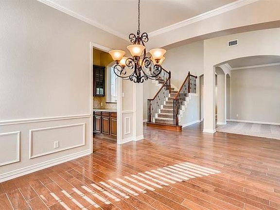3rd image of 1726 Montura Ln