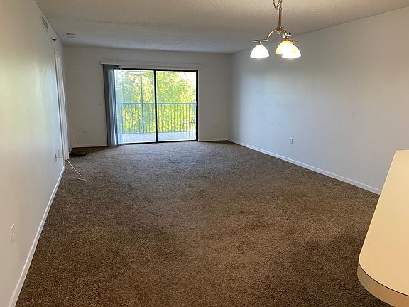 4th image of 507-2240 S Cypress Bend Dr #507