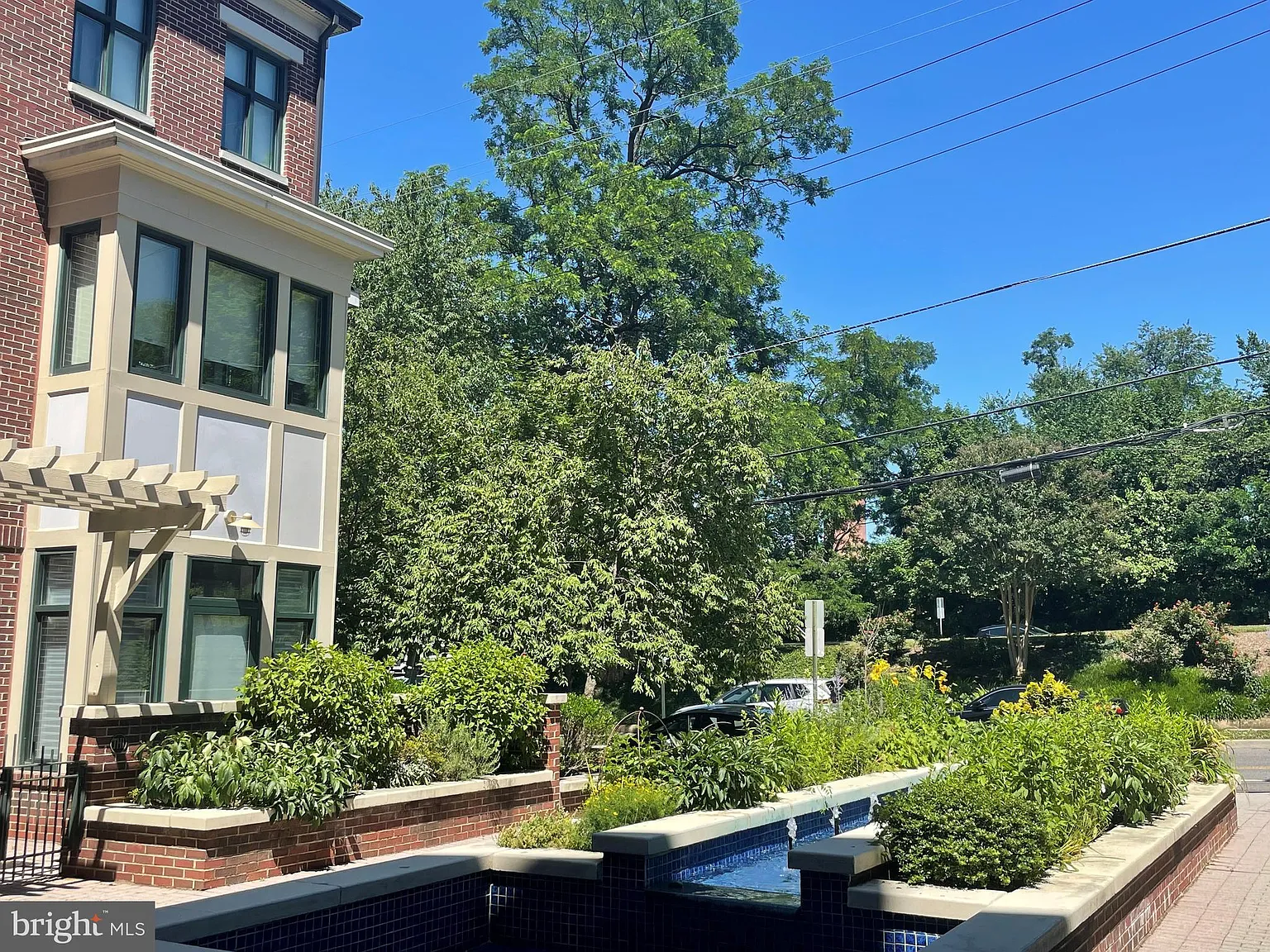 Tenley Hill Condominium — Photo 2