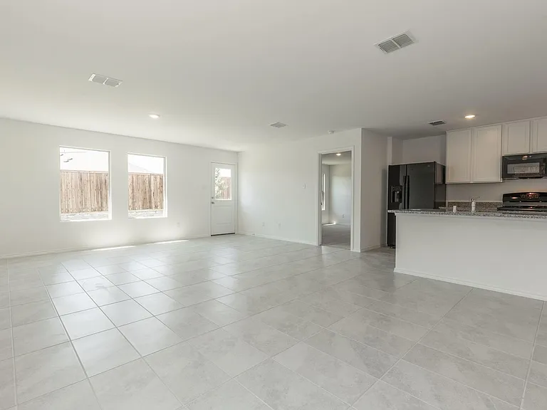 1516 Vattier St — Photo 9