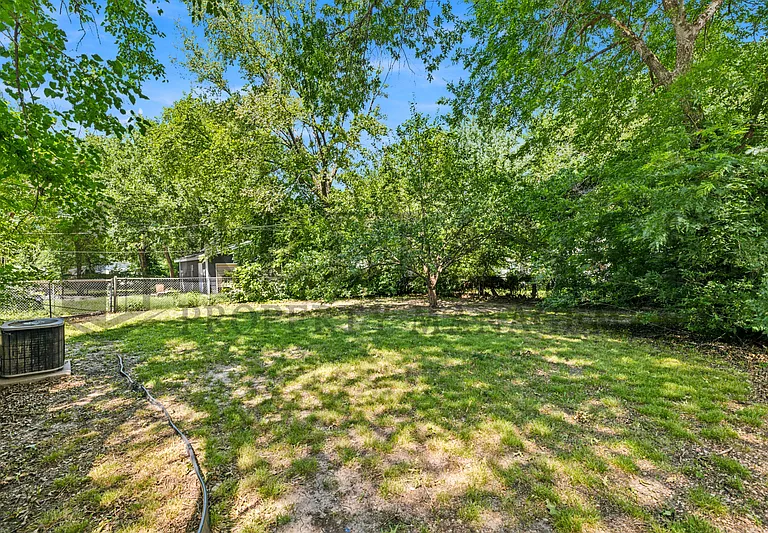 1126 S Silverdale Ct — Photo 10