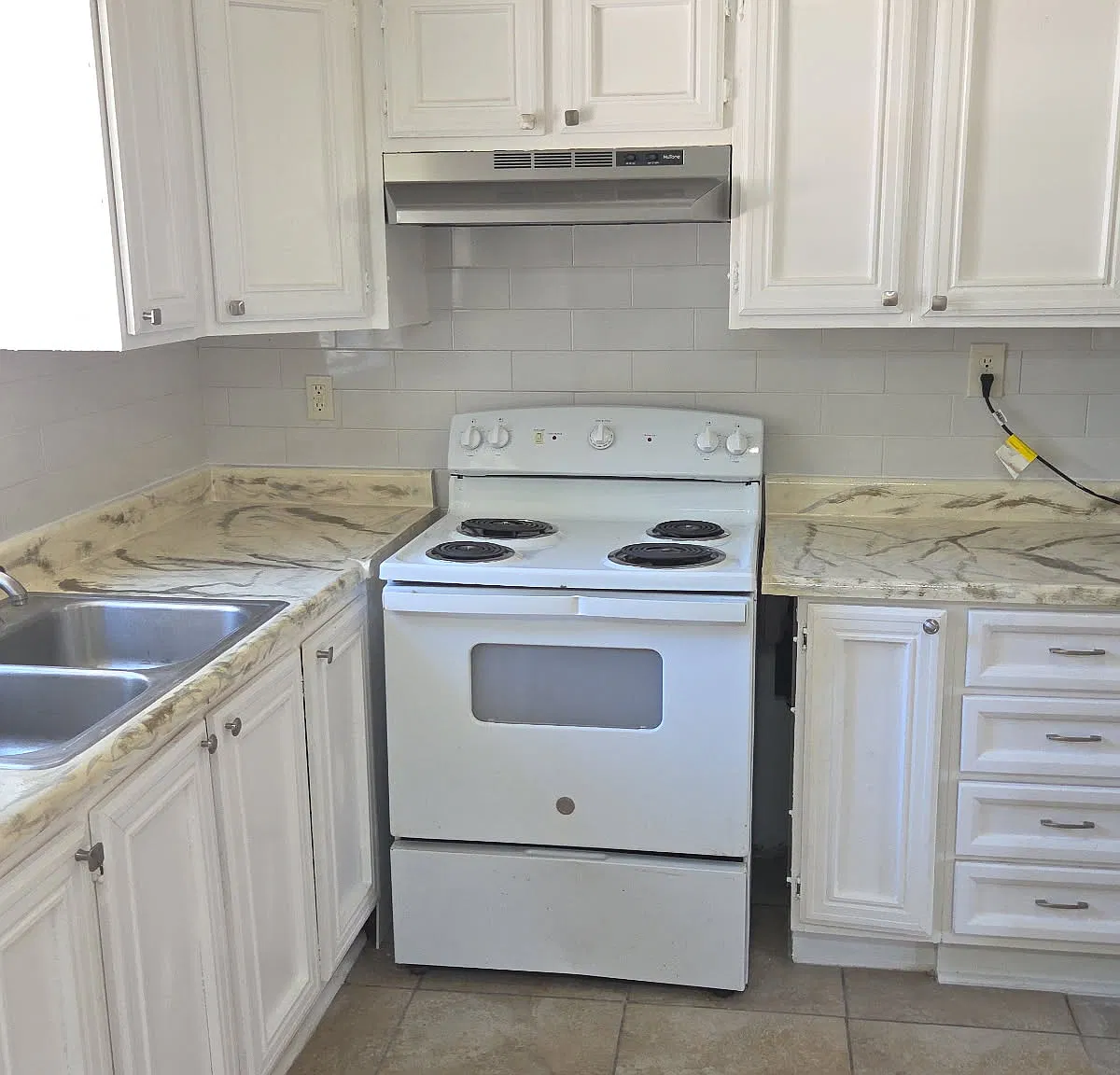 3 bed, 1282 sqft, $1,900 — Photo 2