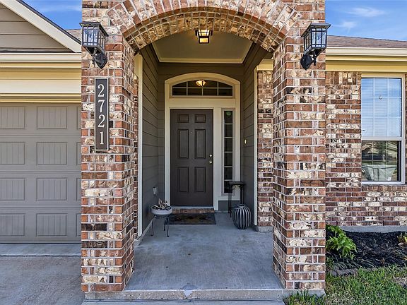 3rd image of 2721 Porters Way