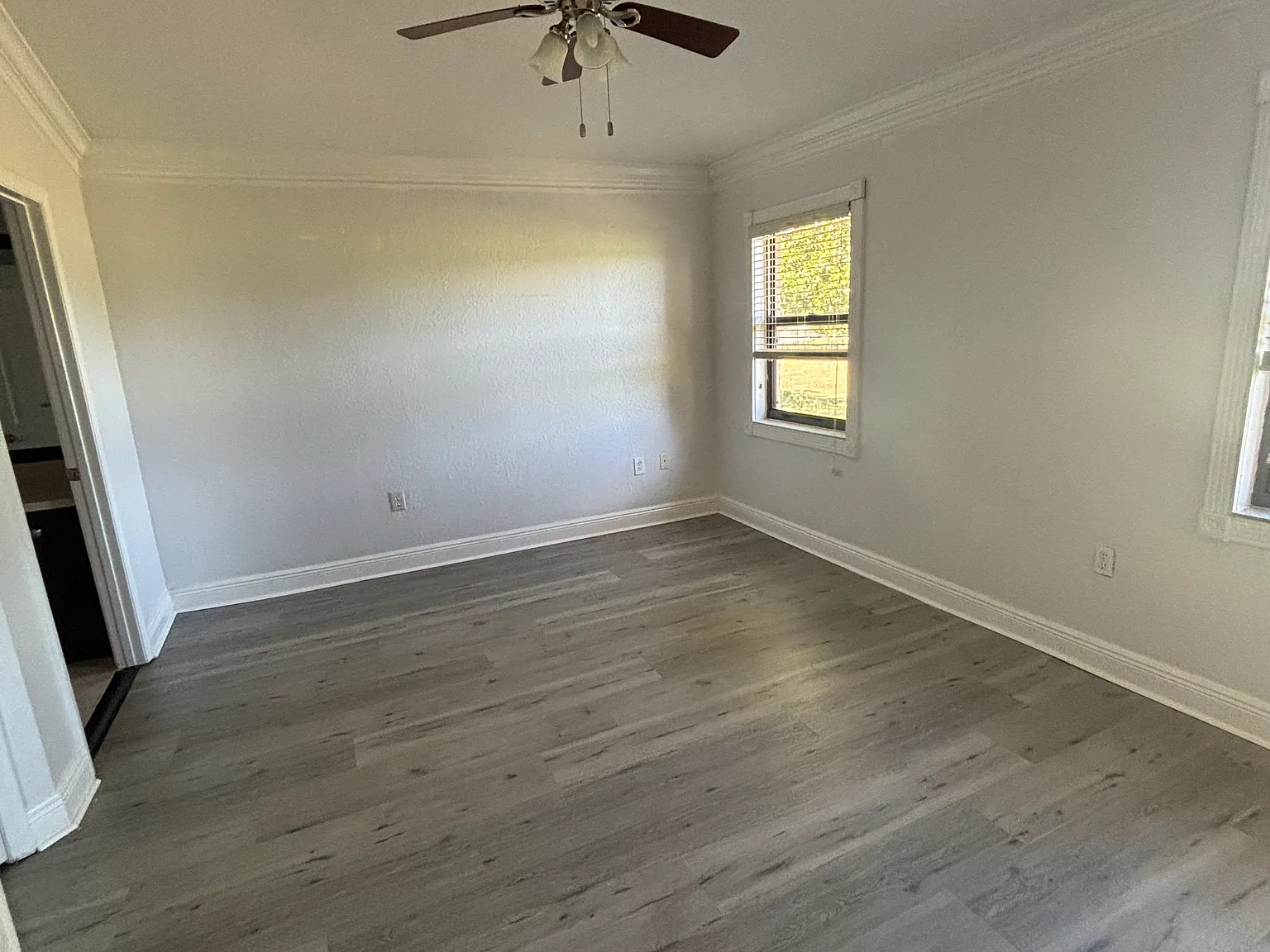 3 bed, 1212 sqft, $2,200 — Photo 2