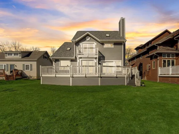 558 Kopmeier DRIVE, Pewaukee, WI 53072