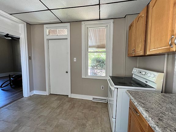 4th image of 599 Westmoreland Ave