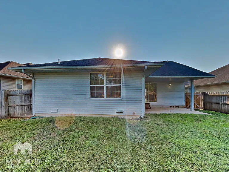 711 N Jonathan Ave — Photo 21