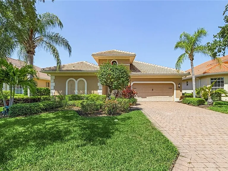 6753 Bent Grass Dr — Photo 1
