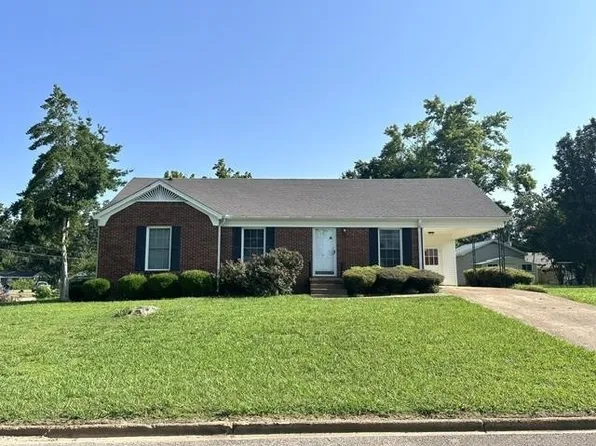 15 Pine St, Savannah, TN 38372