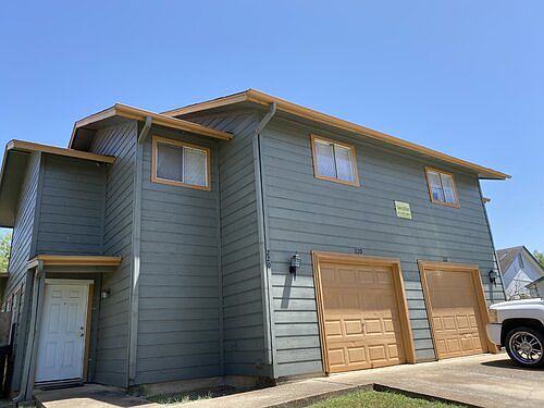 5th image of 222 Craddock Ave