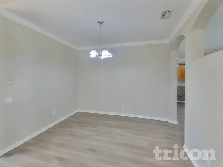 16651 Midsummer Ln — Photo 6