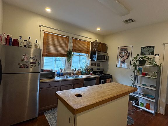 4th image of 2120 Short St #1