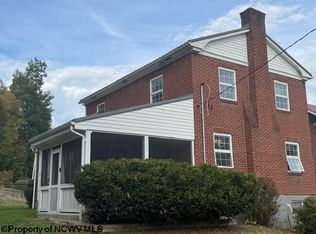 15 Dent St, Elkins, WV 26241