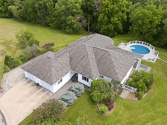 3rd image of 214 Eagle Dr