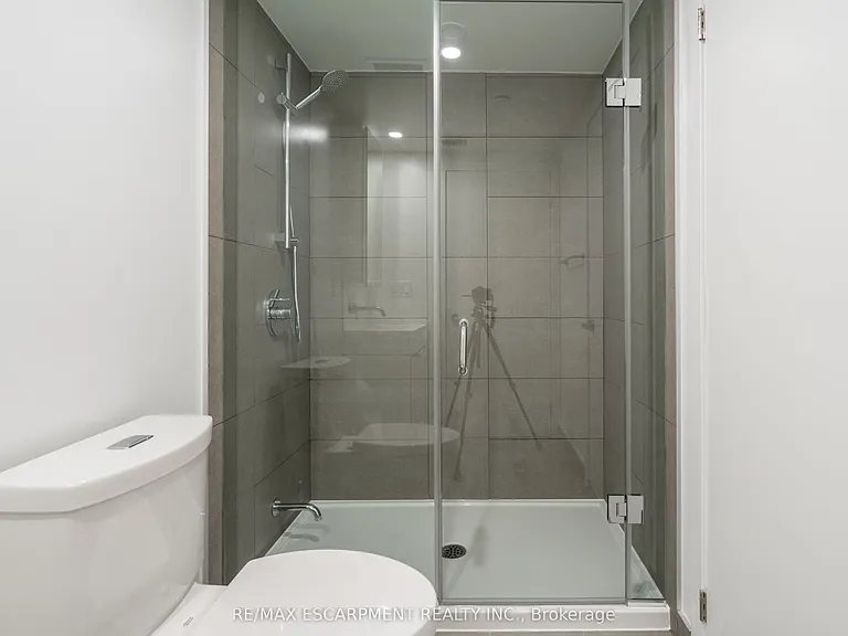 370 Martha St #309 — Photo 15