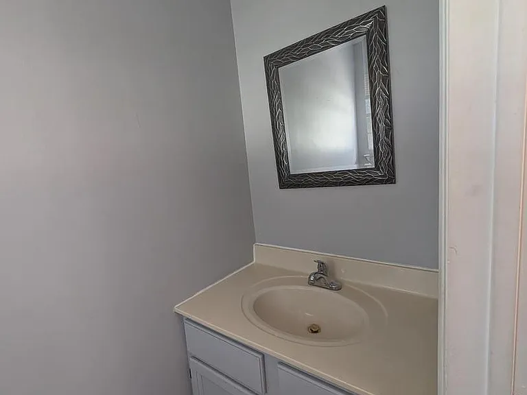 44 W Constitution Dr — Photo 13