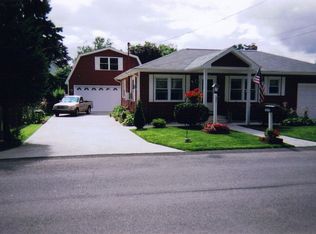 39 Center St, Schaghticoke, NY 12154