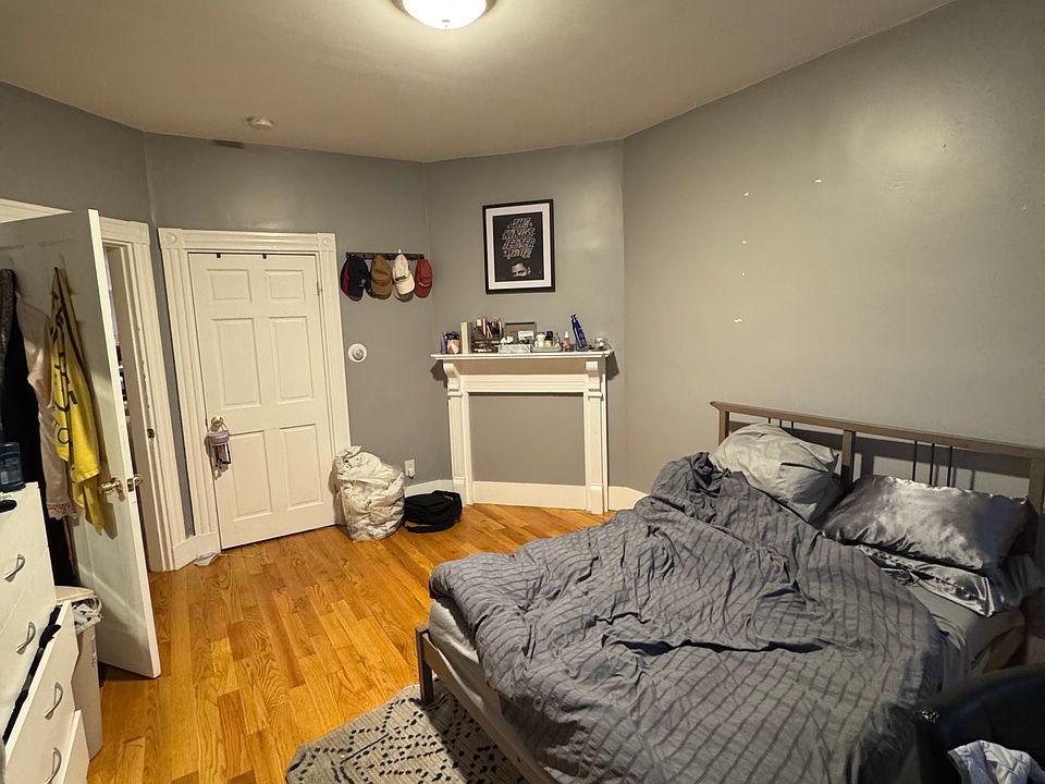 2nd image of 259 East St #1