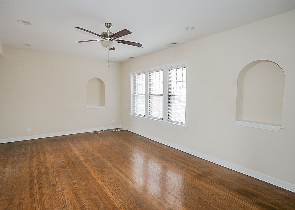1st image of 1821 1/2 W Leland Ave #3