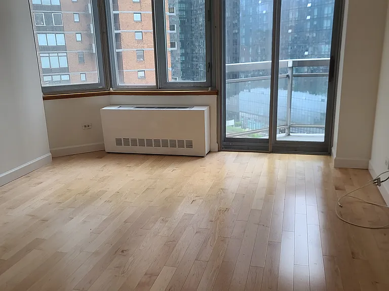500 W 43rd St #17C — Photo 6