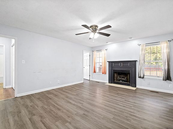 4th image of 1277 Barbee Ln