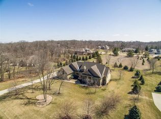 4030 Eagle Ridge Dr, Cedar Rapids, IA 52411