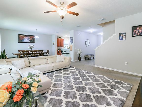 5th image of 2124 Chandlers Walk Ln