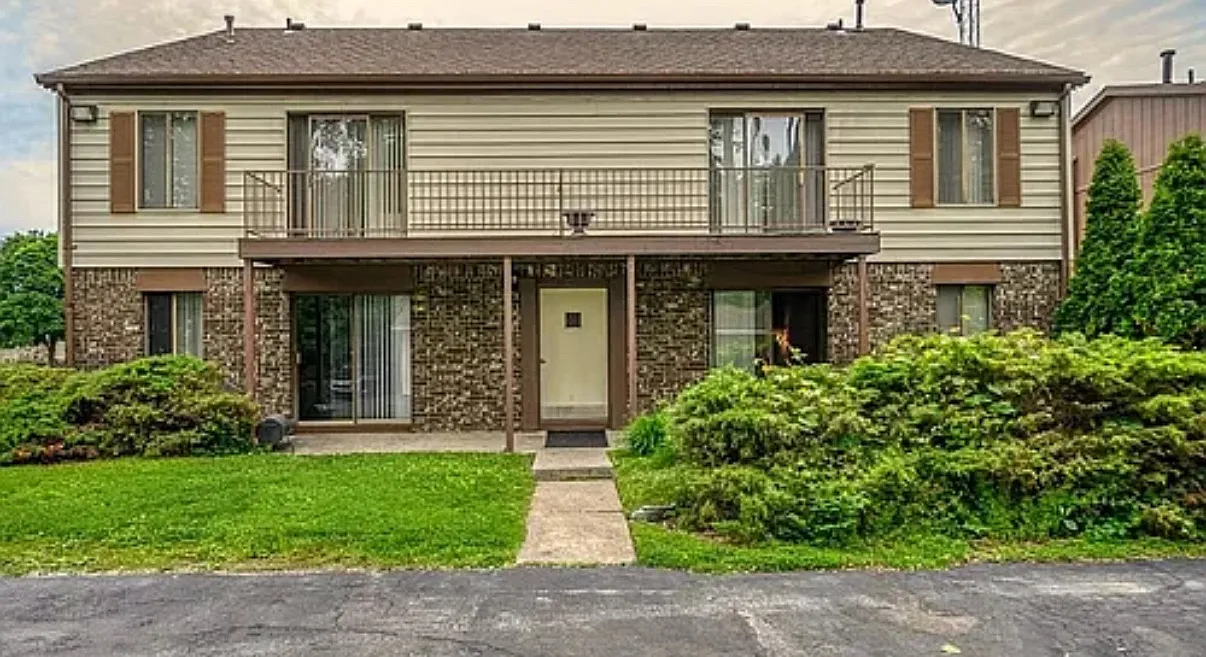 2 bed, 1100 sqft, $1,300 — Photo 3