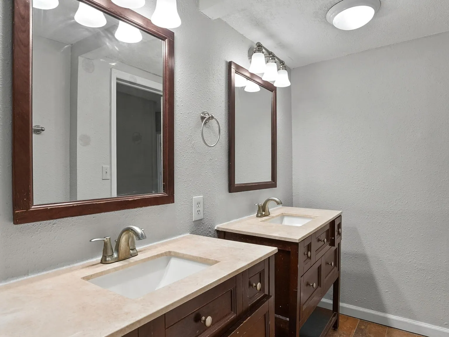 4 bed, 2.0 bath, 1983 sqft, $750 — Photo 4