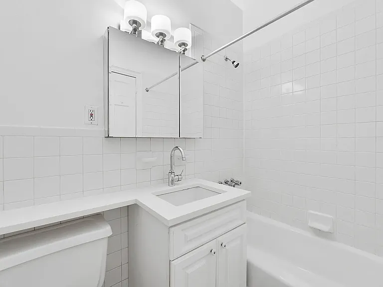 121 Madison Ave #3L — Photo 6