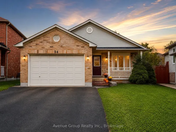54 Leggott Ave, Barrie, ON L4N 8B1
