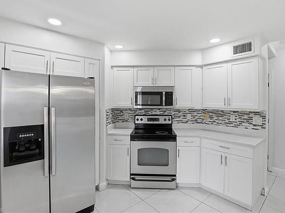 3rd image of 12351 Notting Hill LN #34