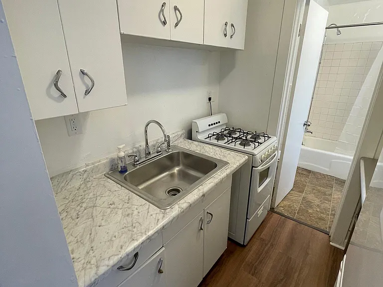 909 S College St #3 — Photo 5