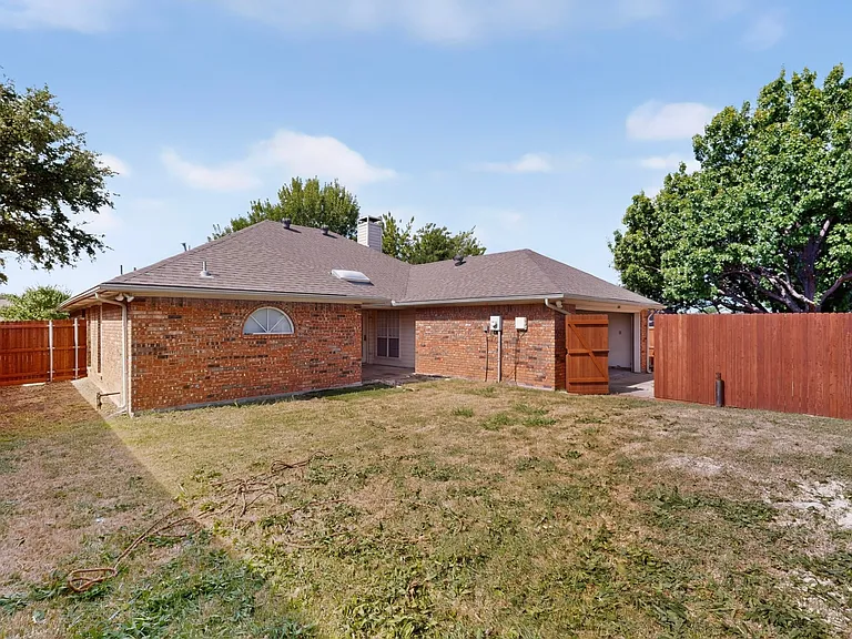 1426 Mapleview Dr — Photo 36