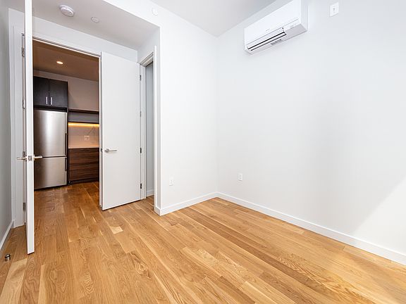 5th image of 45-57 Davis St #602