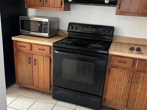 3rd image of 138 Eberly Ter