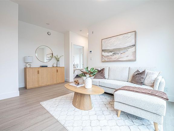 5th image of 258 Helmcken Rd #606