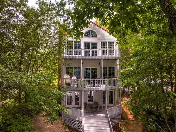 813 Lake Point Dr, Piney Flats, TN 37686