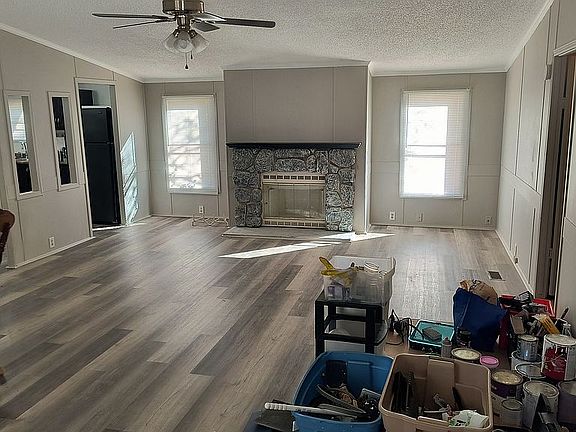 3rd image of 9 Country Forest Dr