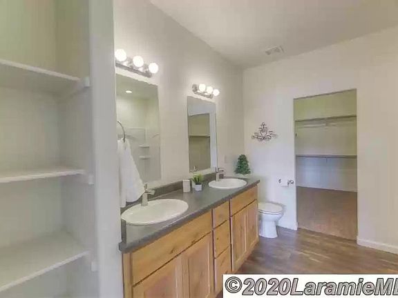 3rd image of 2709B Reynolds St