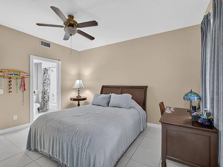 213 Barcelona Dr — Photo 22