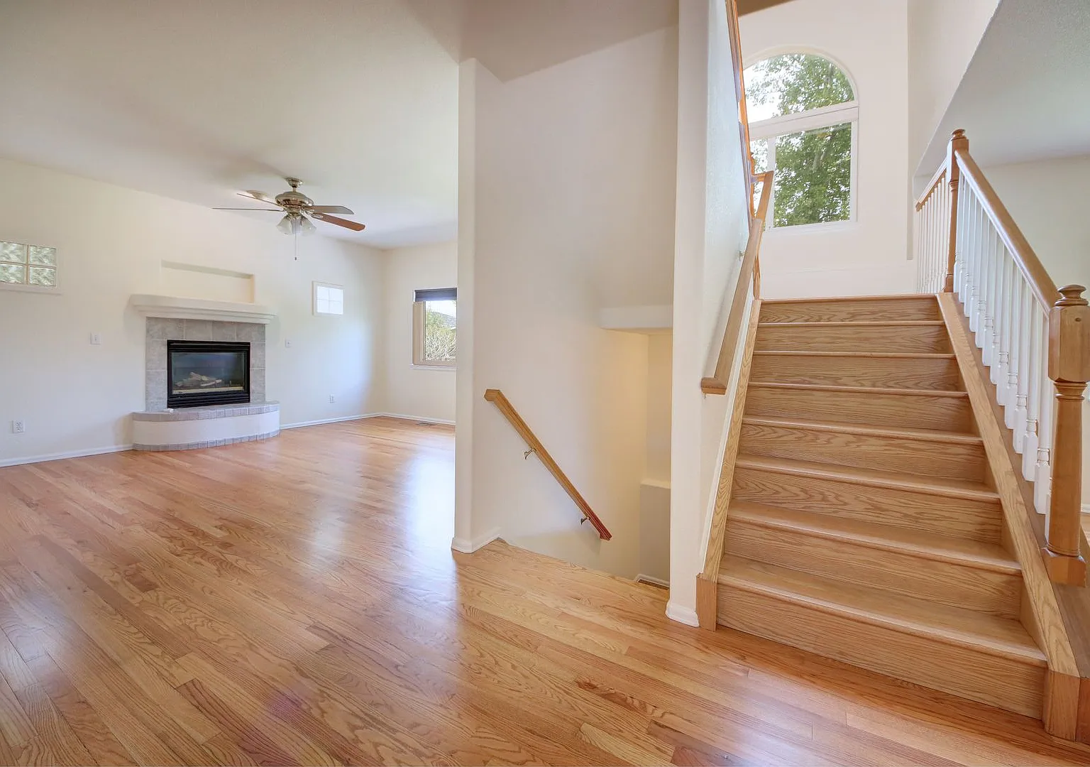 Westside Gem with Mountain Views, Hardwood Floors & AC! — Photo 4